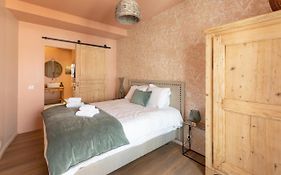 Appartement A Travers Champs Avec Sauna Et Parking